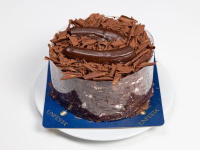 Yaş Pasta Muzlu Fıstık Drajeli Çikolatalı (8-10 Kişilik) | 0,00